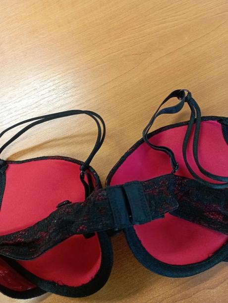 Červenočierna podprsenka - 80b, 80b