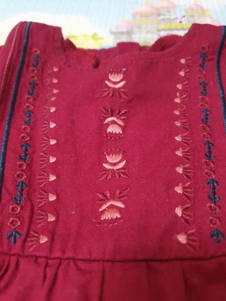 Bordové šatky s výšivkou, lupilu,92