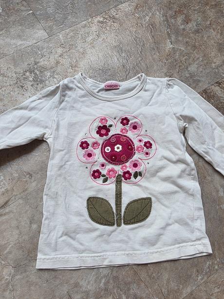 Biele tricko s kvietkom 110, cherokee,110