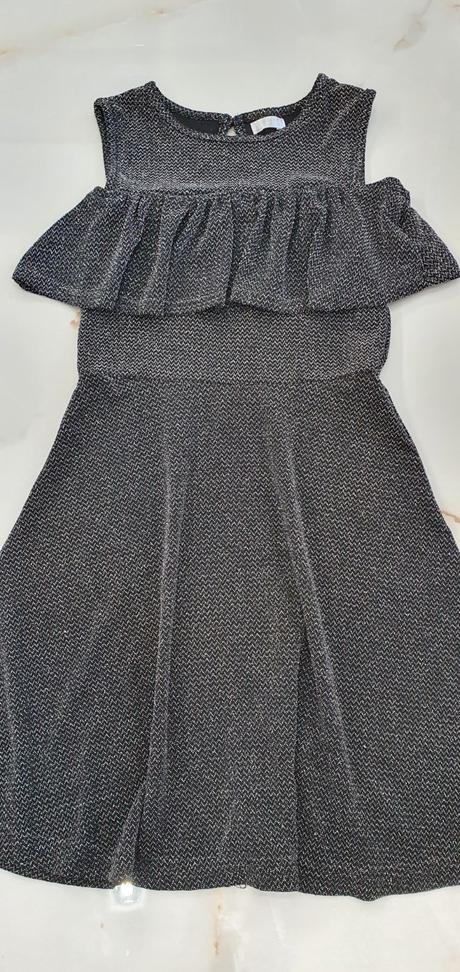 Šaty jemne trblietavé top stav, 146