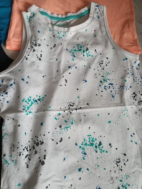 6ks triciek bez rukavu, chapter young,140