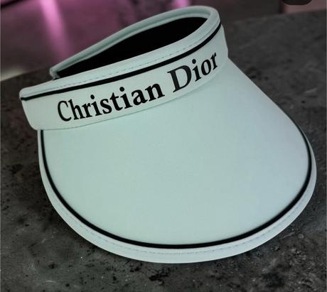 Šilt na štýl dior, 