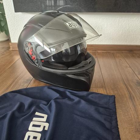 Prilba na moto agv velkosť l, 