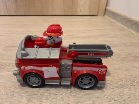 Poziarnicke auto a rubbel, 