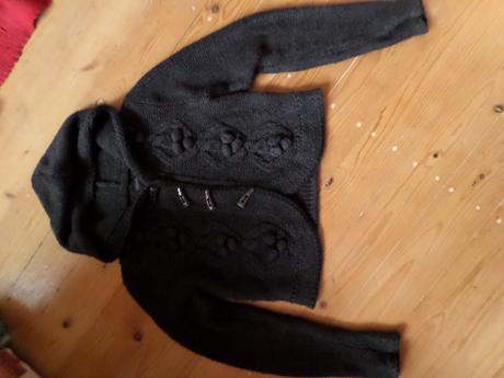 Svetrík s kapucňou, e-vie,38