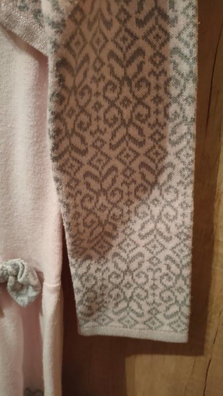 Nádherné pletené šaty, 110