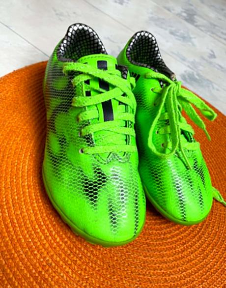 Neónkové halovky adidas 26/27, adidas,26