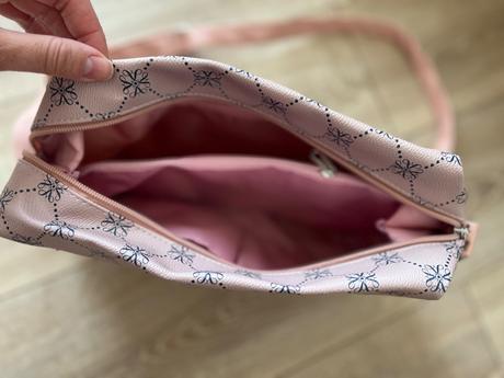 Crossbody ruzova kabelka, avon