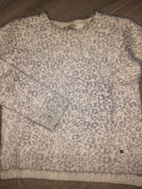 Chlpaty svetrik, mayoral,122