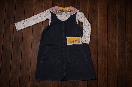 Riflové šaty s runpu vyšivkou, h&m,122