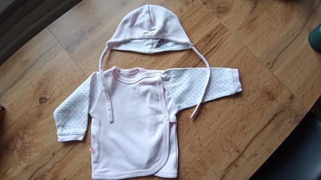 Košieľka s čiapkou, 62