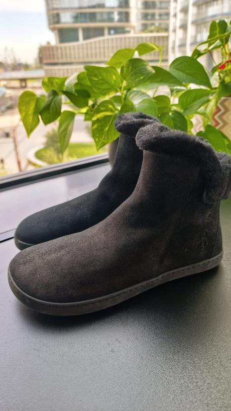 Shapen barefoot fluffy black čižmy, veľkosť 38, 38