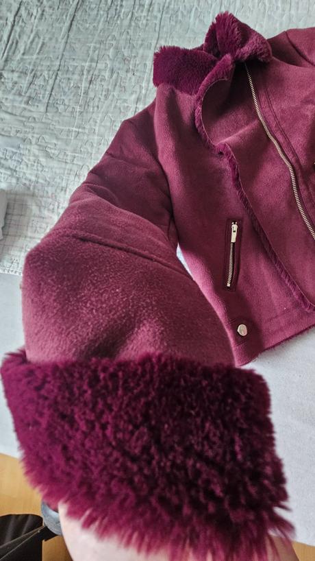 Teplá bunda, river island,134