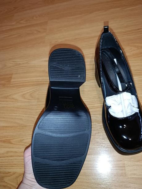 Dámske sandále lakovky, 40