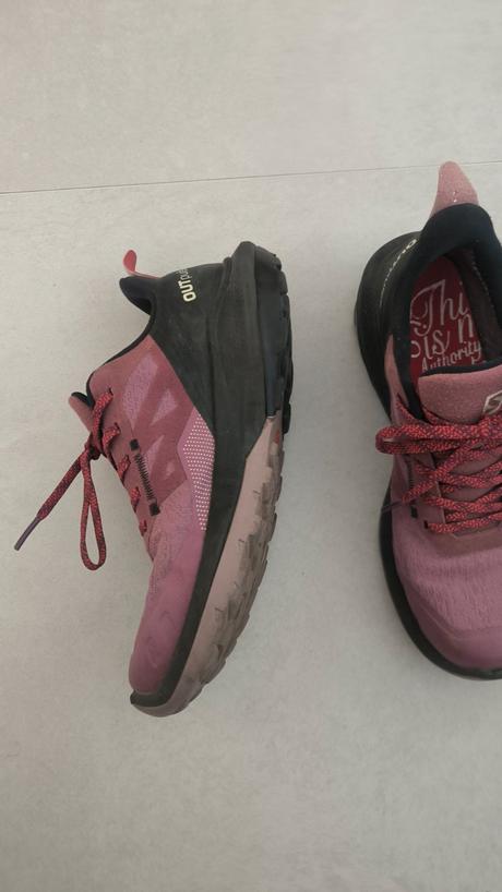 Gore tex salomon nosene, salomon,37