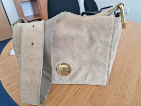 Kabelka coccinelle, coccinelle