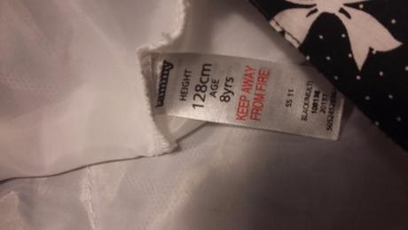 Romantické šaty, 128