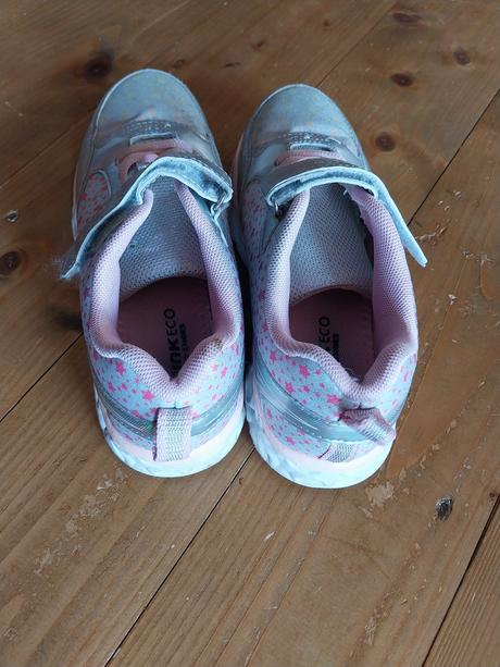 Ľahké tenisky s hviezdičkami, wink,35
