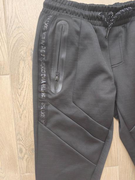 Tepláky, chapter young,158