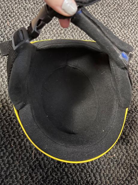 Lyžiarska prilba, m