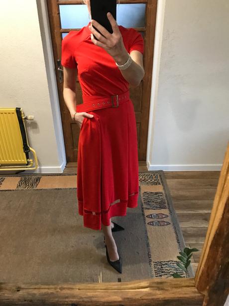 Spoločenské šaty, 38