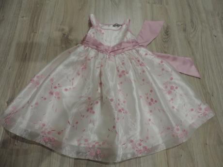 Sviatočný komplet, 104