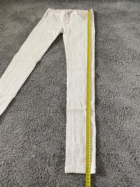 Biele jegginsy super elasticke s/m, 28