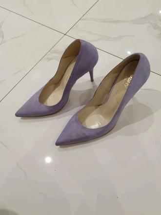 Lodičky na podpätku, 37