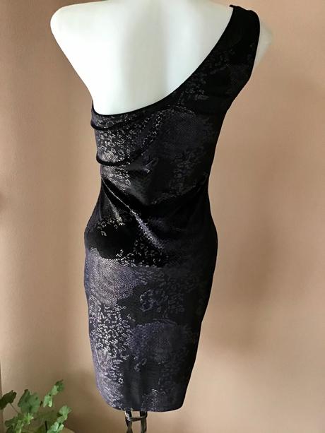 Krásne zamatove saty, 40 / m