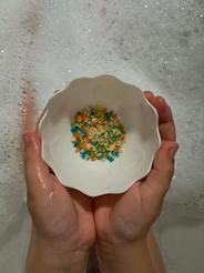 SauBär farebný praskajúci kúpeľ, 15 g