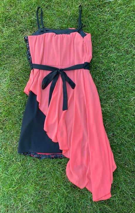 Spoločenske šaty zn.rinascimento s postovnym, m