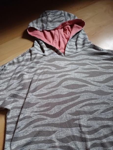 Tenka mikina, tu,116