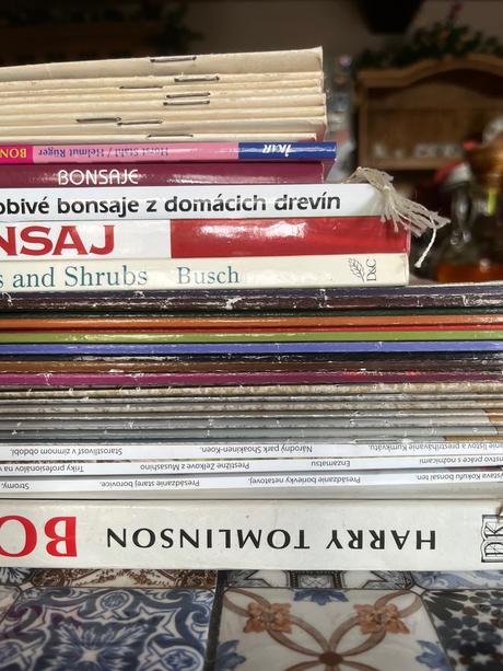 Knihy a casopisy bonsaj, 