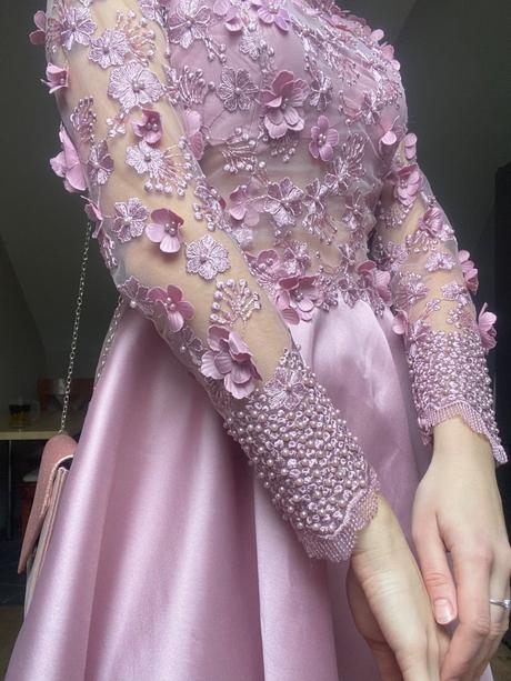 Čipkované šaty, m