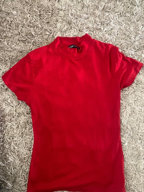 Dámske oblečenie, s