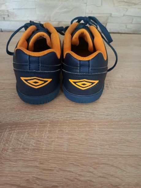 Halovky umbro, umbro,41