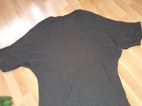 Voľný pulovrik, 44