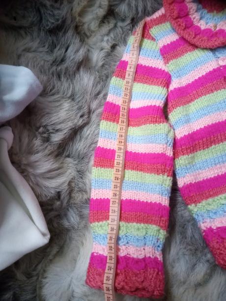 Svetrík pletený, 104