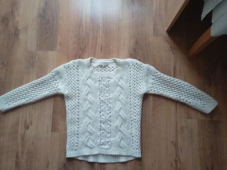 Kvalitný sveter cream pc 60 eur, s