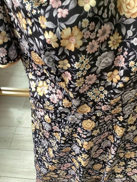 Kvietkovane retro šaty m/l,