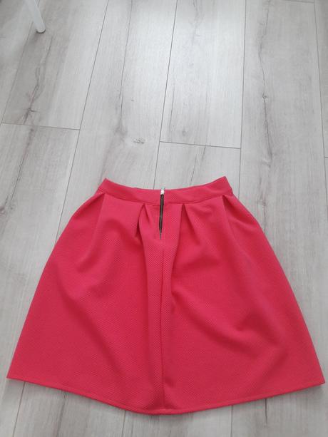 Cyklaménová sukňa, s