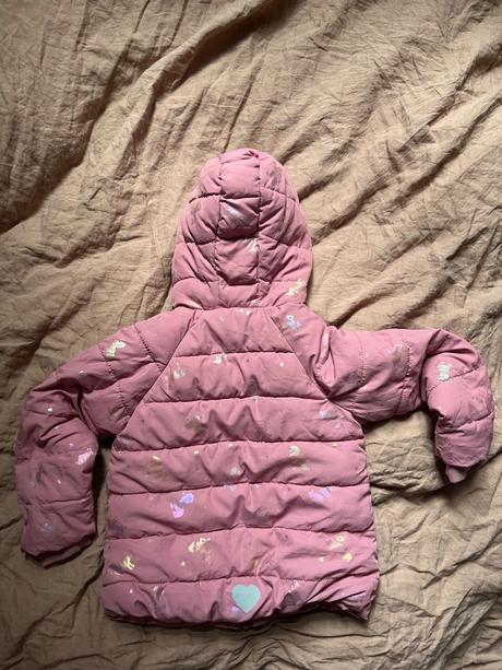 Bunda s jednorozcami, 116