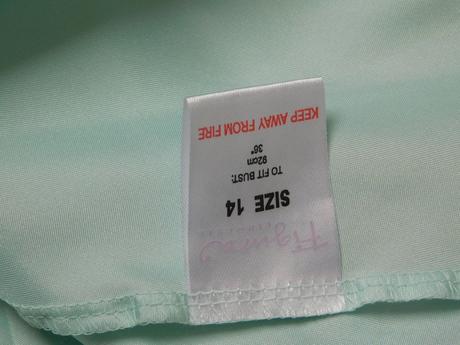 Pekna nočna košielka, 40