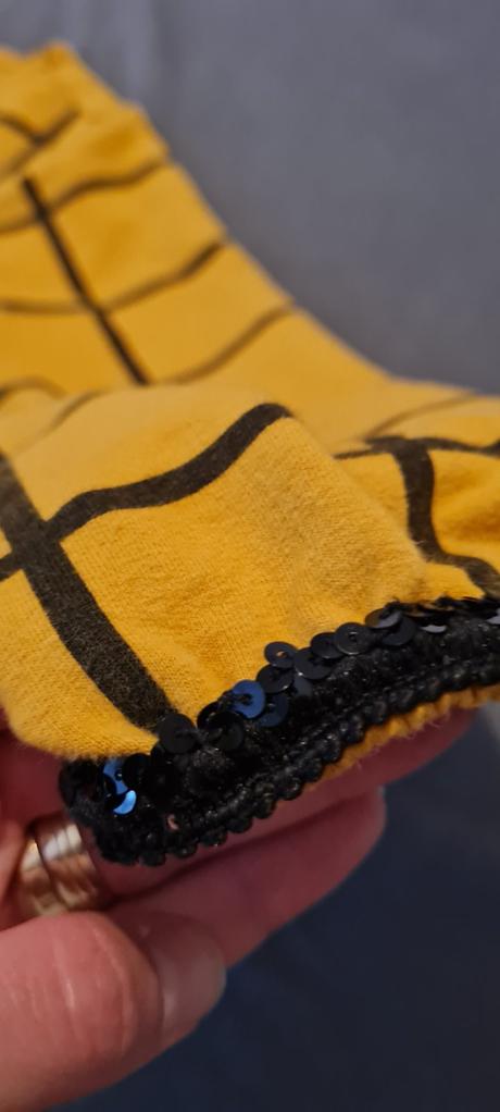 Nádherné šaty, 128