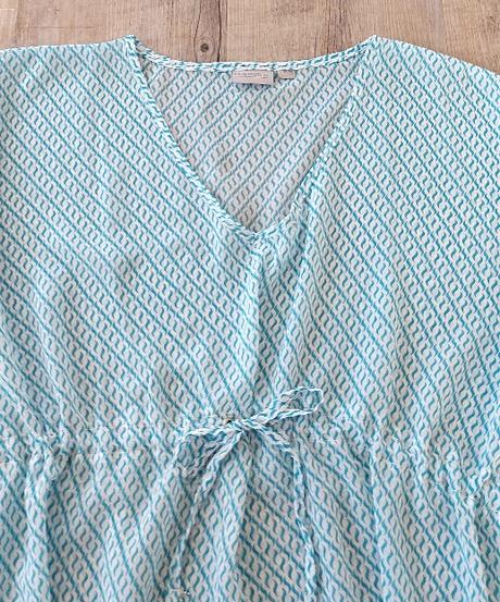 Vzorované pončo na pláž, 38