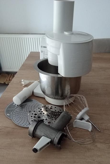 Robotický mixér s príslušenstvom, bosch