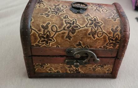 Malá šperkovnička,