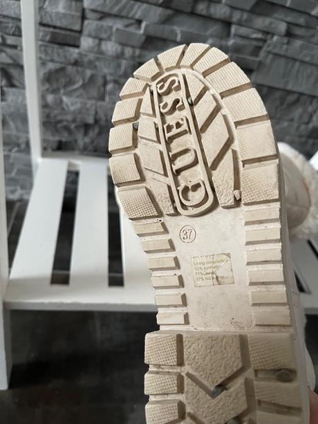 Guess v.37, guess,37