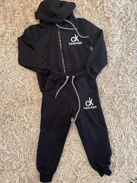 Chlapcenska teplakova suprava, 98