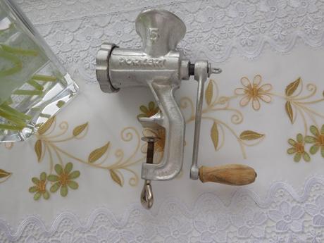 Mlynček na maso-made in čechoslovákia---5 porkert, 